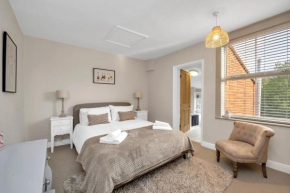 Delightful 10 St Martins - 2 bed, 2 bathroom with parking available